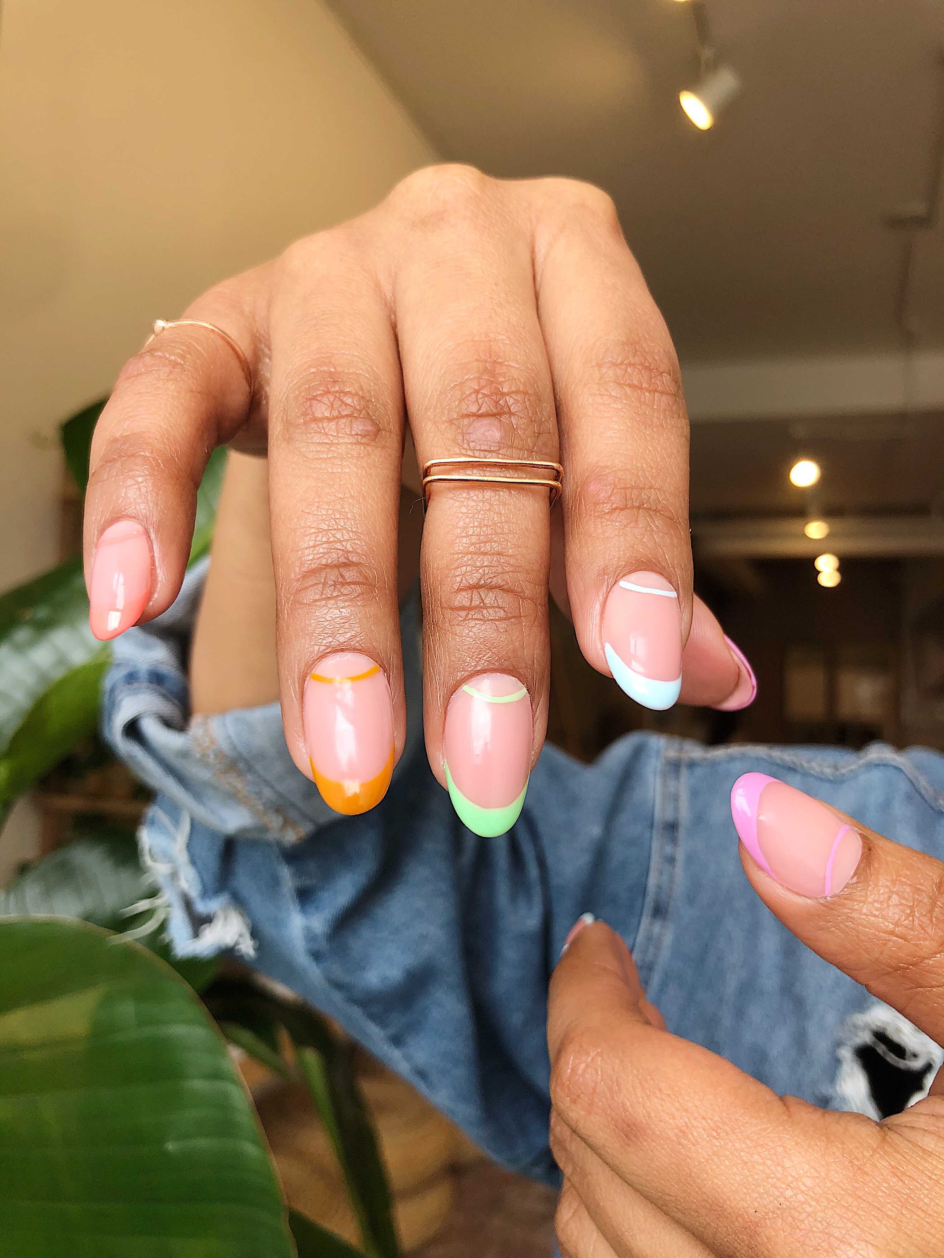 SOFT GEL NAIL APPLICATION PROCESS AT A PROFESSIONAL STUDIO